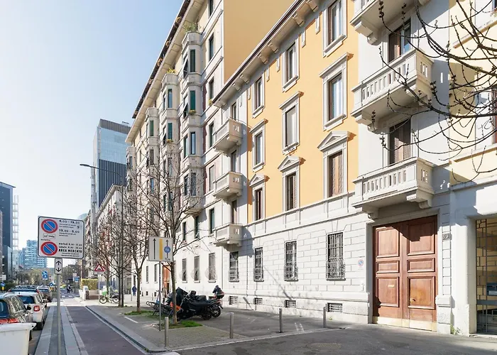 Guesthost - Bright Isola - Milano